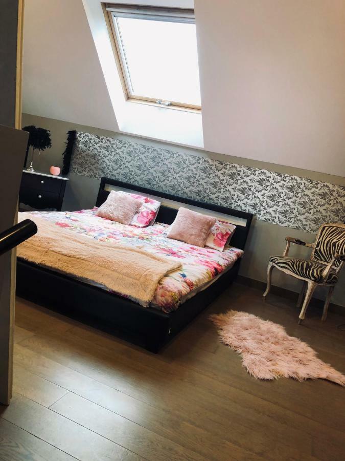 Loft D Isa Avec Wifi Netflix Apartamento Gesves Exterior foto
